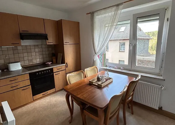 Gemuetlich Wohnen In Blankenstein Am Rennsteig *